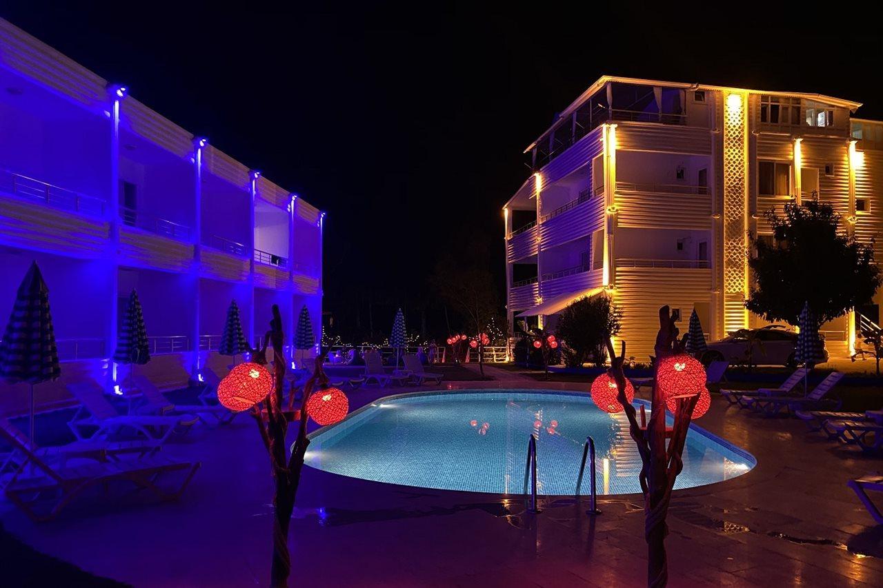 Aroma Butik Hotel Kizilot Exterior photo